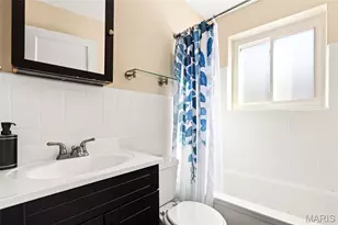 1047 Raisher Dr, Saint Louis, MO 63130 - Photo 17