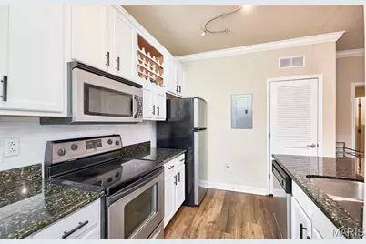 2612 McKnight Crossing Court, Saint Louis, MO 63124 - Photo 9