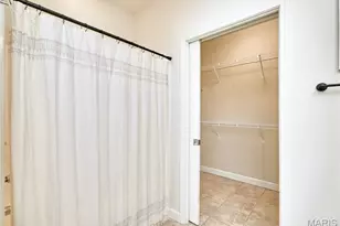 2612 Mcknight Crossing Ct, Saint Louis, MO 63124 - Photo 17