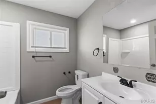 10132 Dellridge Ln, Saint Louis, MO 63136 - Photo 13