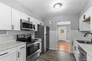 10132 Dellridge Ln, Saint Louis, MO 63136 - Photo 9