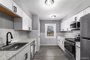 10132 Dellridge Ln, Saint Louis, MO 63136 - Photo 7