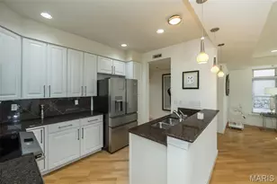 842 N New Ballas Ct, Saint Louis, MO 63141 - Photo 9
