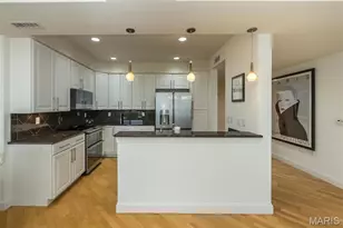 842 N New Ballas Ct, Saint Louis, MO 63141 - Photo 9