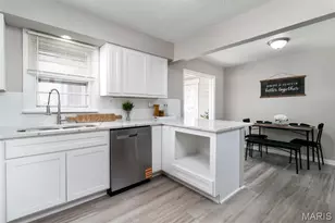 31 Godfrey Ln, Ferguson, MO 63135 - Photo 11