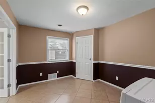 442 Royalwood Dr, Creve Coeur, MO 63141 - Photo 17