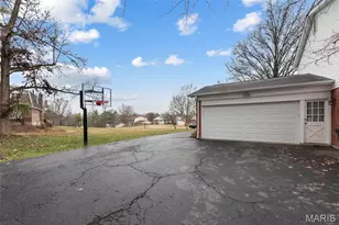 442 Royalwood Dr, Creve Coeur, MO 63141 - Photo 25