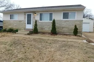 220 Arras Dr, Oakville, MO 63129 - Photo 1