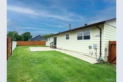 1052 Deleon Court, Fenton, MO 63026 - Photo 3