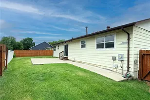 1052 Deleon Ct, Fenton, MO 63026 - Photo 3