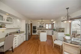 16401 Wilson Farm Dr, Chesterfield, MO 63005 - Photo 21