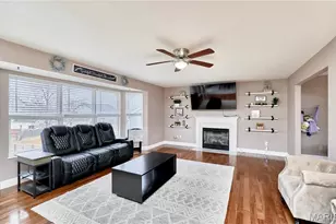 956 Searle Ct, Wentzville, MO 63385 - Photo 7