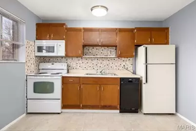 9310 Shirley Gardens Drive, Saint John, MO 63114 - Photo 5