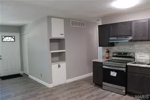 8922 Higginson Dr, Bel-Ridge, MO 63121 - Photo 9