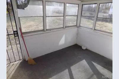 8706 Kendale Drive, Bel-Ridge, MO 63121 - Photo 17