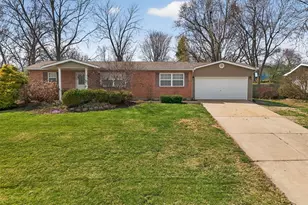 879 Starlight Dr, Saint Charles, MO 63304 - Photo 1