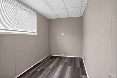 2201 Hollis Drive, Saint Louis, MO 63136 - Photo 7