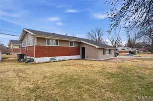 2201 Hollis Dr, Saint Louis, MO 63136 - Photo 29