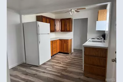 10416 Lackland Road, Saint Louis, MO 63114 - Photo 7