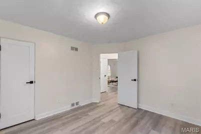 9848 Lorna Lane, Saint Louis, MO 63136 - Photo 17