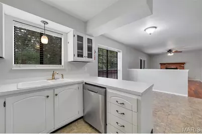 5116 Suson Oaks Court, Saint Louis, MO 63128 - Photo 11
