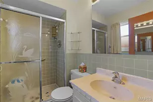 12363 Merrick Dr, Saint Louis, MO 63146 - Photo 17