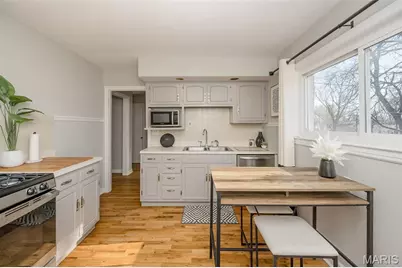 10524 Saint Henry Lane, Saint Ann, MO 63074 - Photo 11