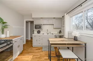 10524 St Henry Ln, Saint Ann, MO 63074 - Photo 11