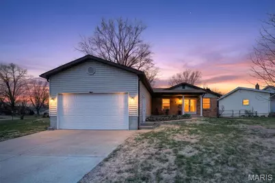 19 Estes Parkway, Saint Louis, MO 63125 - Photo 1