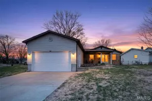 19 Estes Pkwy, Saint Louis, MO 63125 - Photo 1