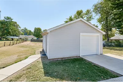 16 White Drive, Saint Louis, MO 63135 - Photo 35