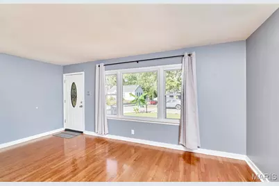 16 White Drive, Saint Louis, MO 63135 - Photo 5