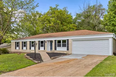 815 Ariege Drive, Creve Coeur, MO 63141 - Photo 3