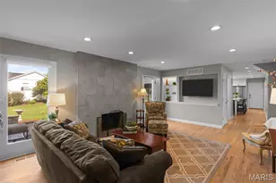 723 Wayfield Dr, Saint Louis, MO 63132 - Photo 17
