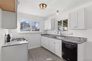 313 St Lawrence Dr, Ballwin, MO 63021 - Photo 7