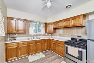 18 White Dr, Saint Louis, MO 63135 - Photo 9