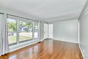 18 White Dr, Saint Louis, MO 63135 - Photo 7