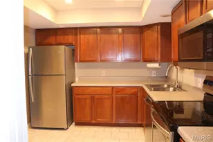 927 Claytonbrook Dr, Ballwin, MO 63011 - Photo 9