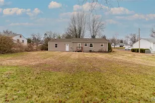 204 Hillsdale Dr, Ballwin, MO 63011 - Photo 13