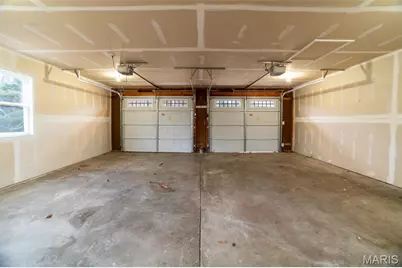 204 Hillsdale Drive, Ballwin, MO 63011 - Photo 15