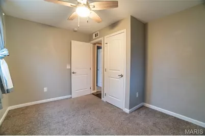 204 Hillsdale Drive, Ballwin, MO 63011 - Photo 9