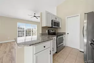 125 Town Square Ct, Eureka, MO 63025 - Photo 11