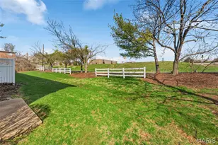 125 Town Square Ct, Eureka, MO 63025 - Photo 33