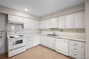 710 S Hanley Rd, Saint Louis, MO 63105 - Photo 9
