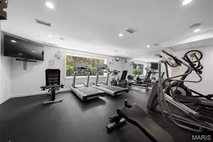 710 S Hanley Rd, Saint Louis, MO 63105 - Photo 21