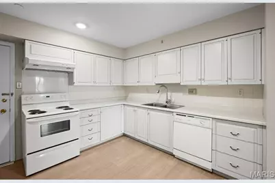 710 S Hanley Road #7B, Saint Louis, MO 63105 - Photo 11
