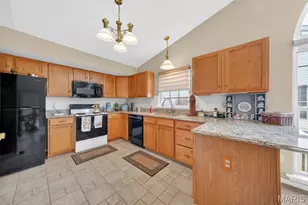 11318 Taylor Pines Dr, Maryland Heights, MO 63043 - Photo 13