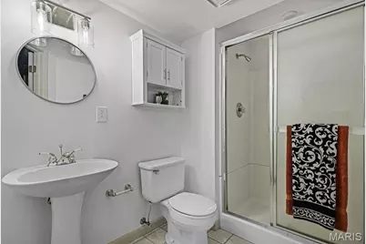 660 Herbst Drive, Florissant, MO 63031 - Photo 23