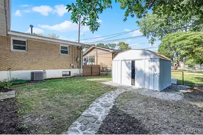 660 Herbst Drive, Florissant, MO 63031 - Photo 35