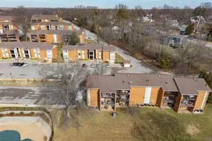 1926 Hunting Lake Ct, Saint Louis, MO 63122 - Photo 31